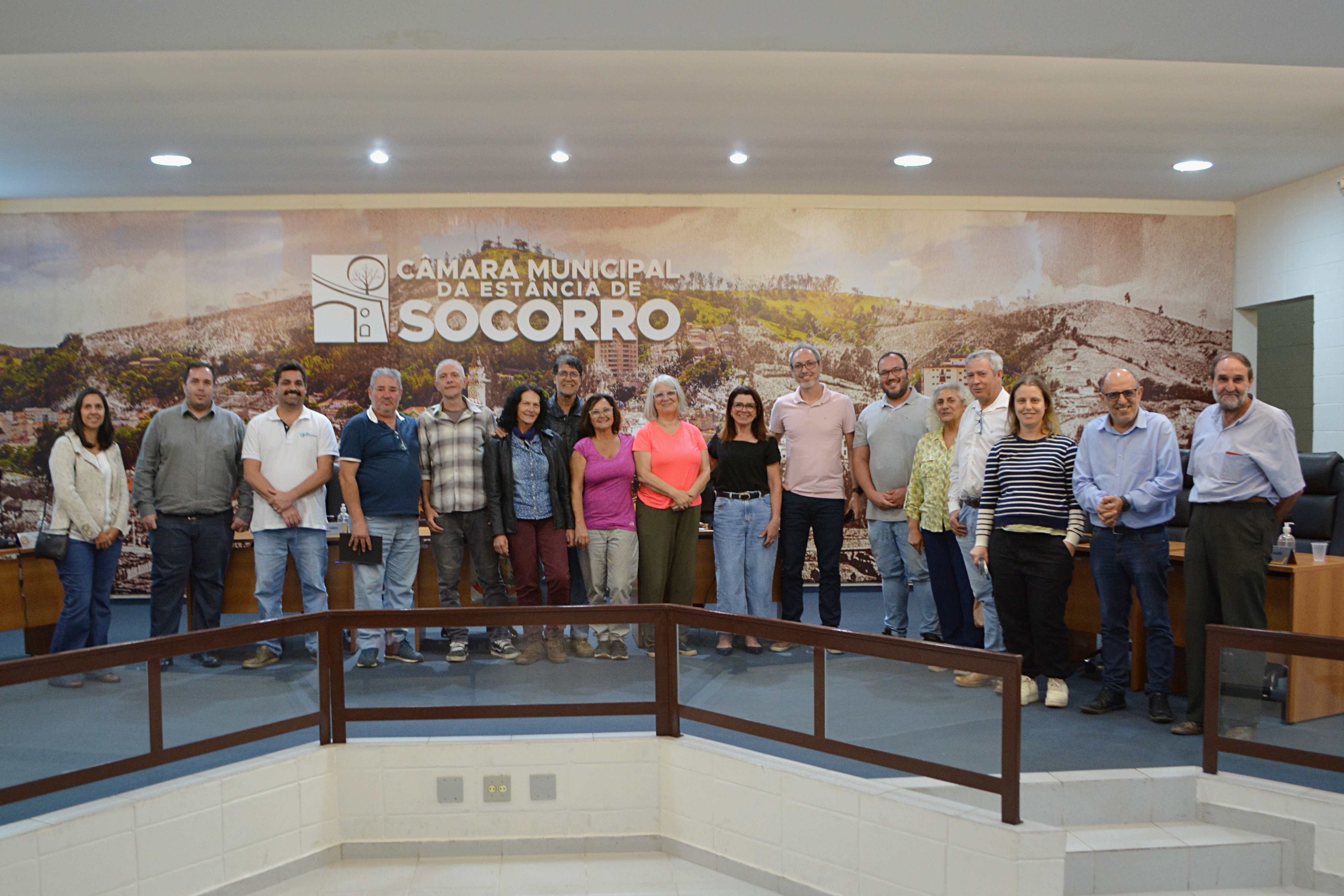 Vereadores e população acompanham apresentação do Plano Municipal de Saneamento Rural